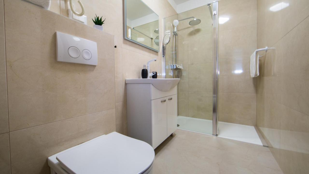 Rooms & Apartments Toni สโตเบรช ภายนอก รูปภาพ